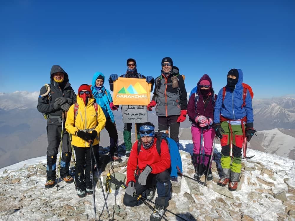 صعود به قله منار