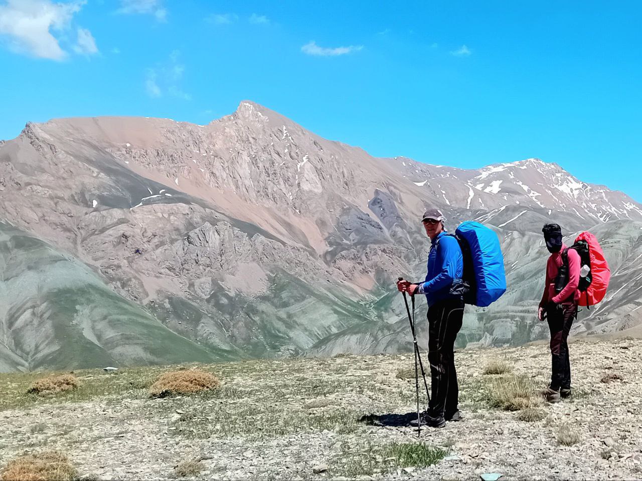 قلل چپکرو و دو خواهران